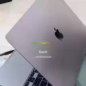 Apple   13-6 inch MacBookair 2020 core  i7with appleCore i7(space Cilver  color)16GB unif in Ethiopia